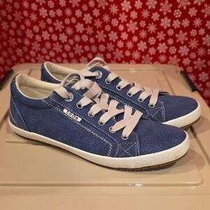 Taos Footwear Denim and Beige Sneakers